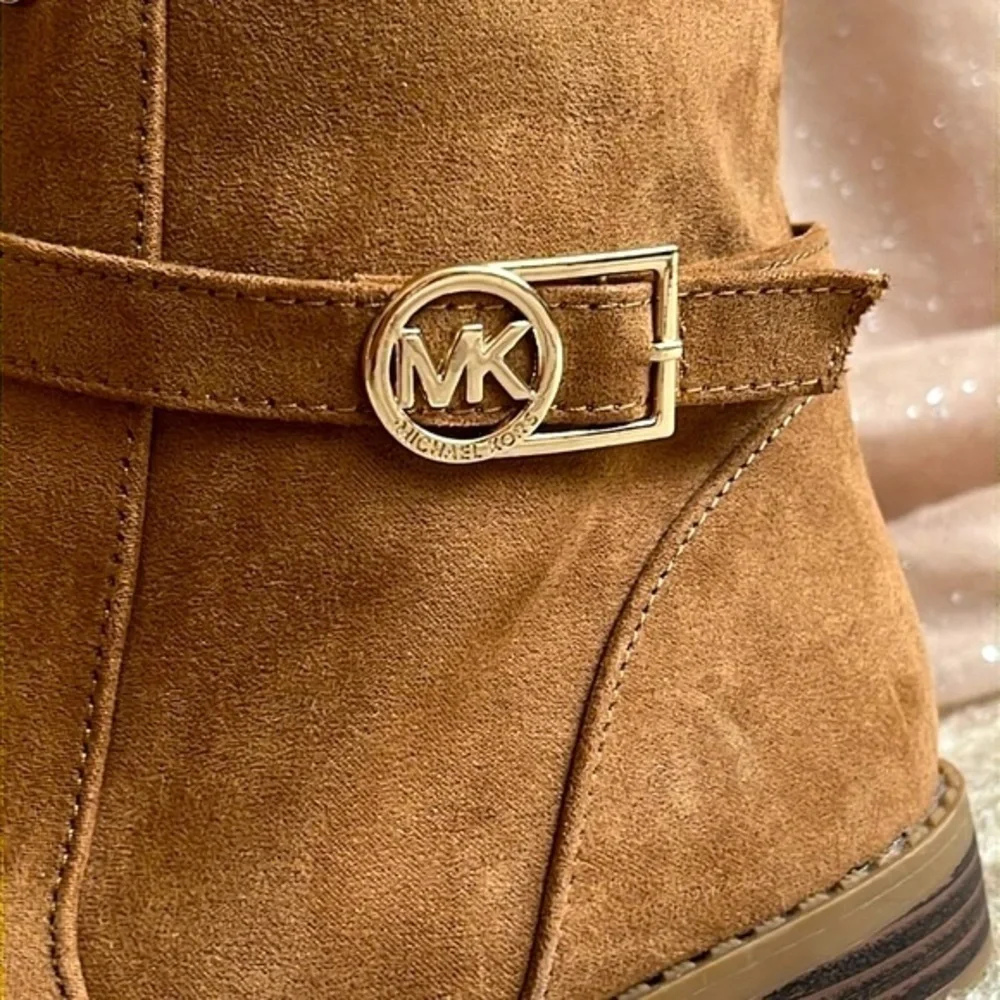 Brand New Michael Kors Ankle Bootie Zip Up Boots Round Toe Tan Gold Tone Accents